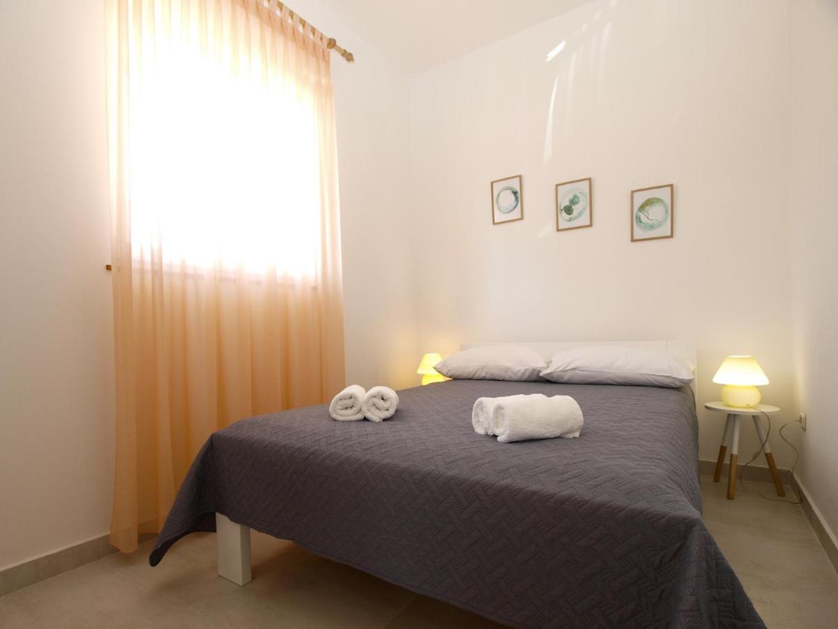 Apartemnts Guido 762 Apartment Pjescana Uvala Exterior foto